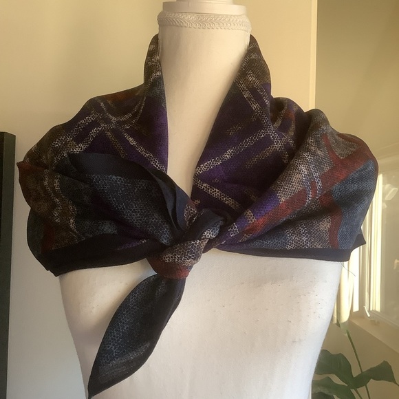 Geoffrey Beene Wool Plaid 33” Square Scarf - Picture 3 of 8